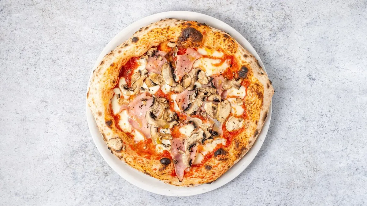 Cotto e funghi