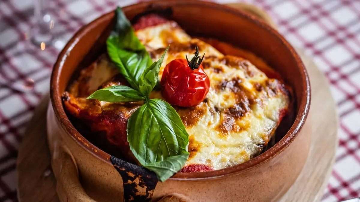 Kemencében sütött húsos lasagne