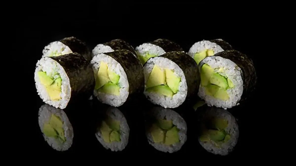 H13. Avokádó maki 🥑