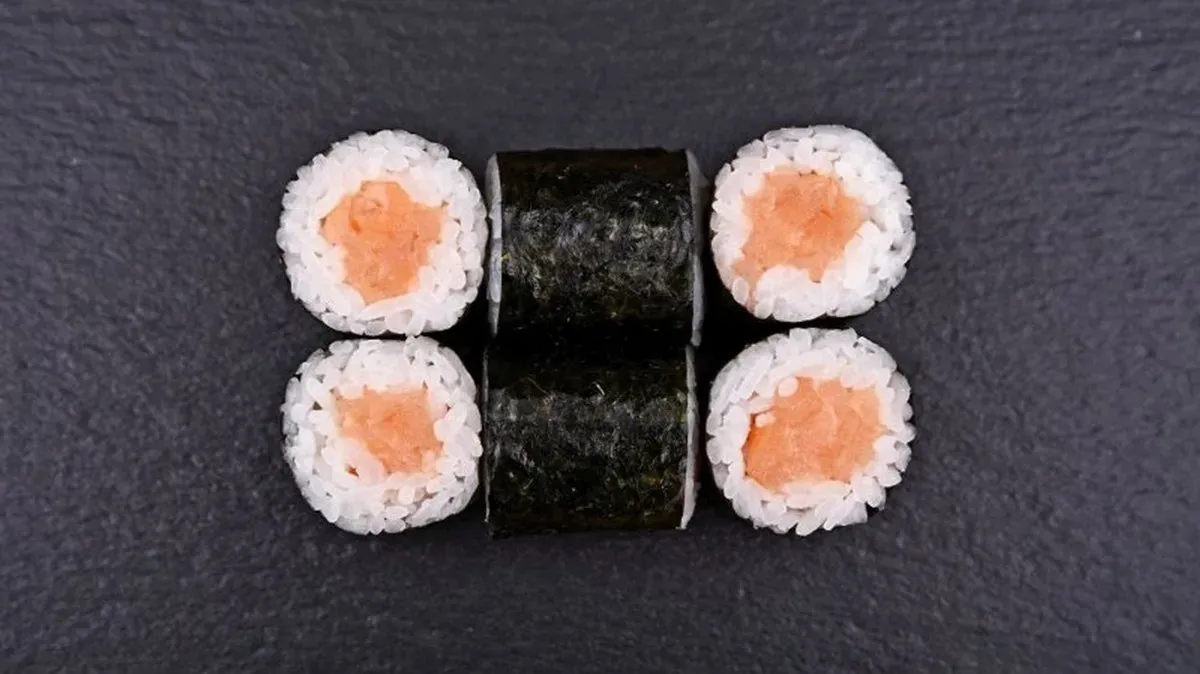 Füstölt lazac maki