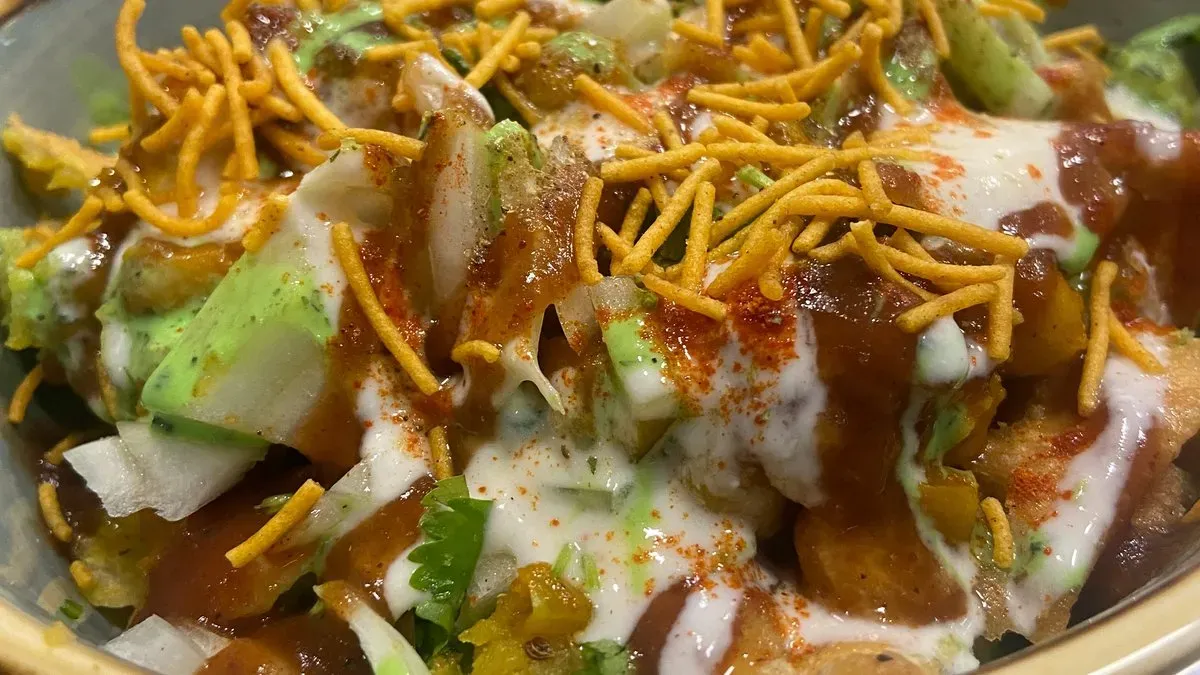 Samosa chaat