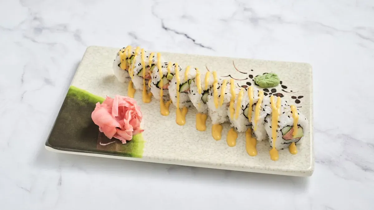 Lazac sushi tekercs