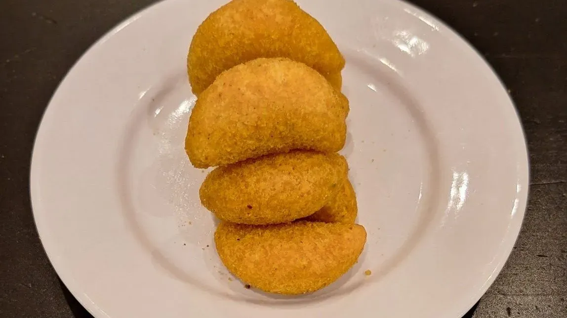Meaty Pockets (Risolis - cow meat)
