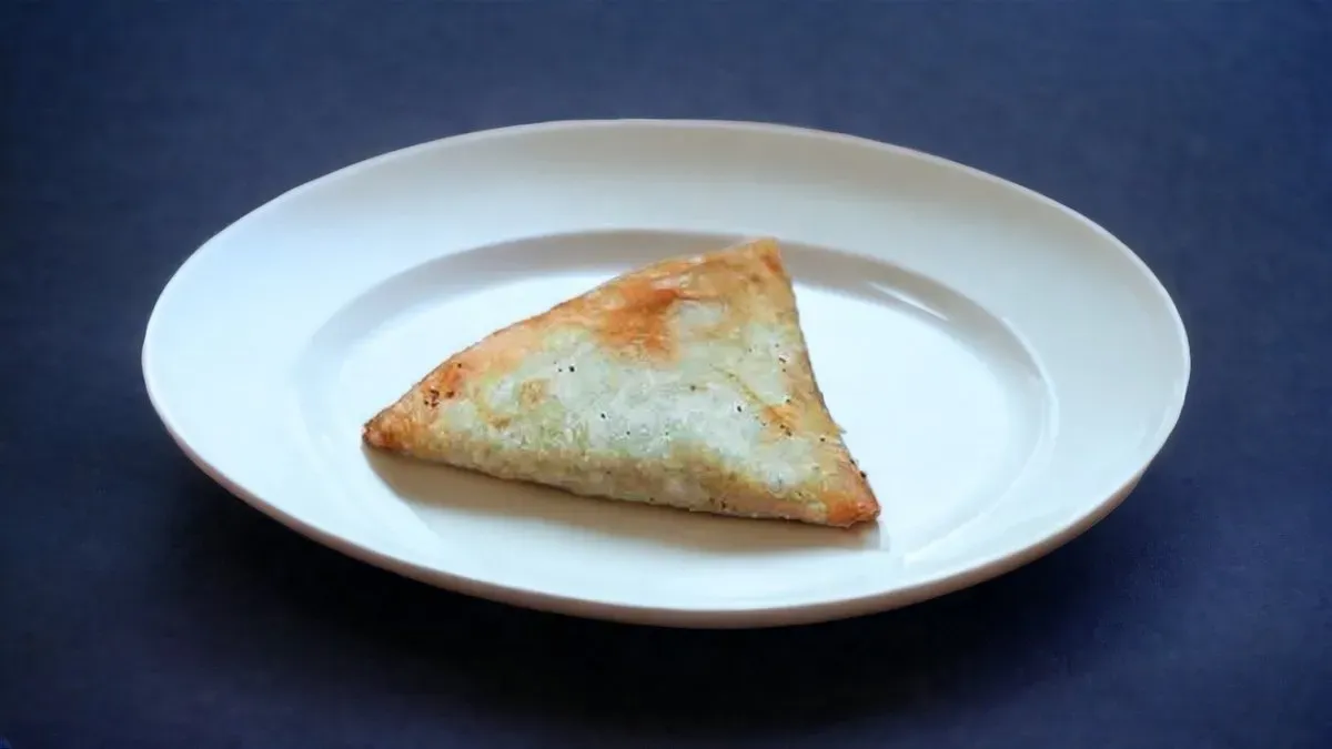 14. Punjabi Samosa 2 pieces