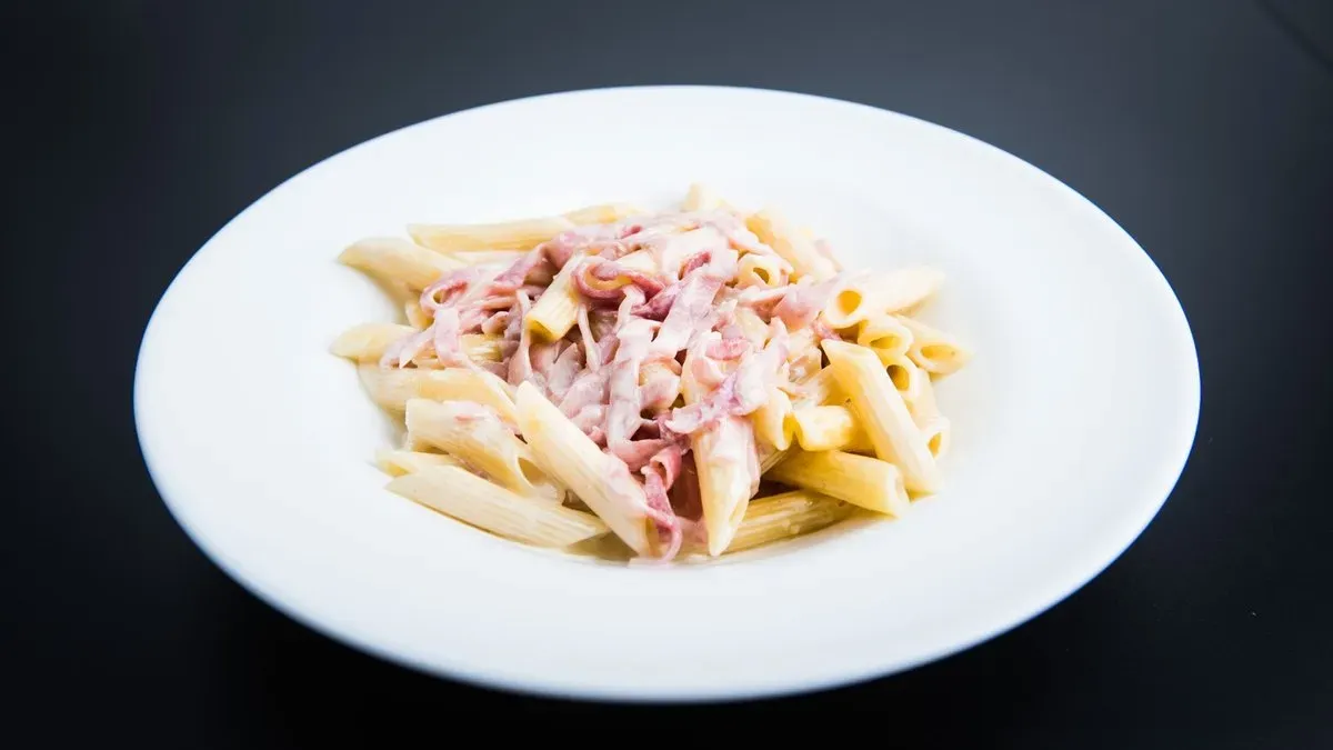 Pasta Panna e Prosciutto