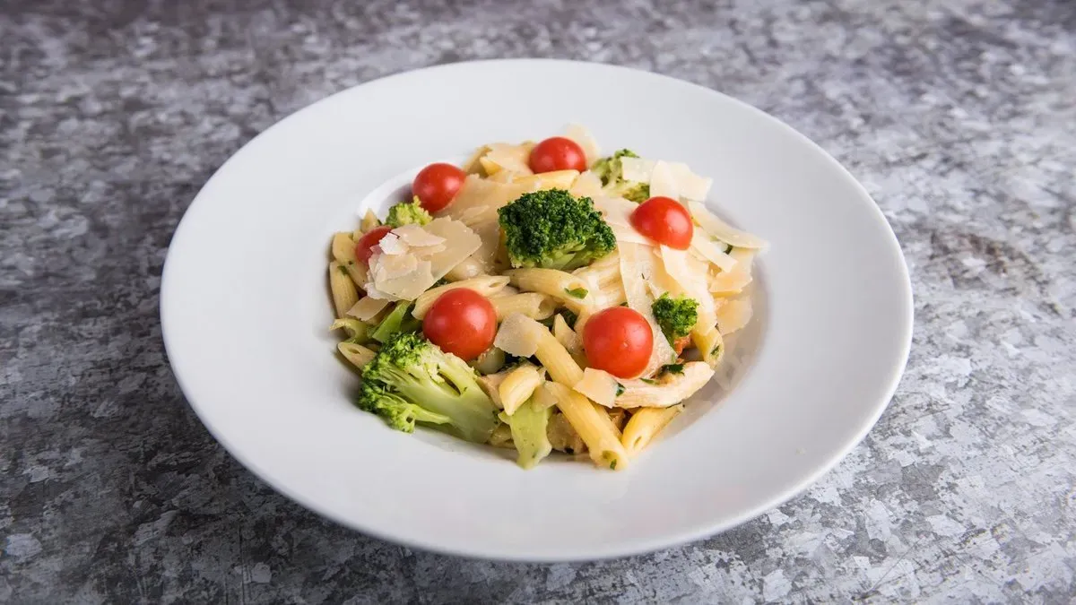 Penne Con Polo, Brokccoli