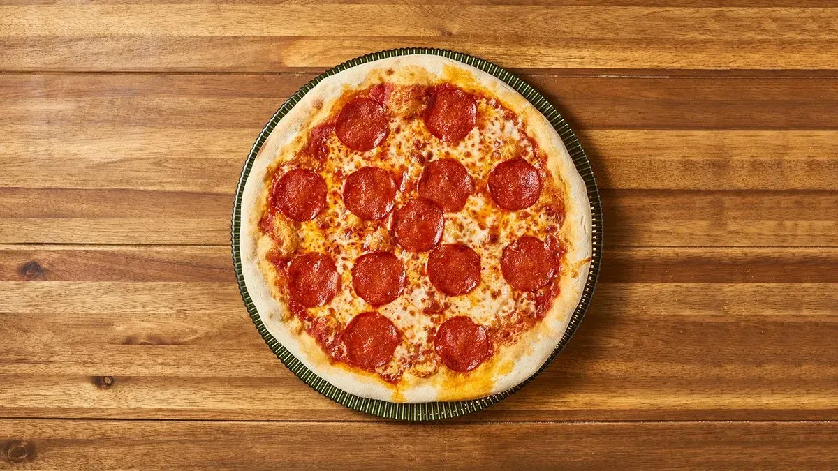 Szalámis pizza