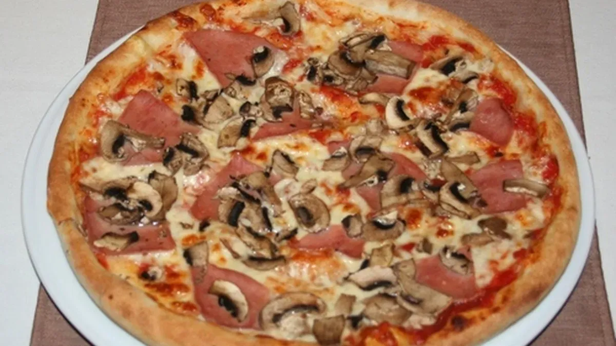 Capricciosa pizza (30 cm)