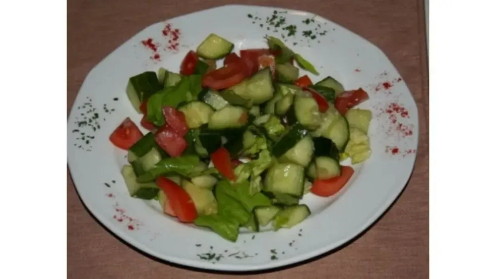 Friss salátaköret