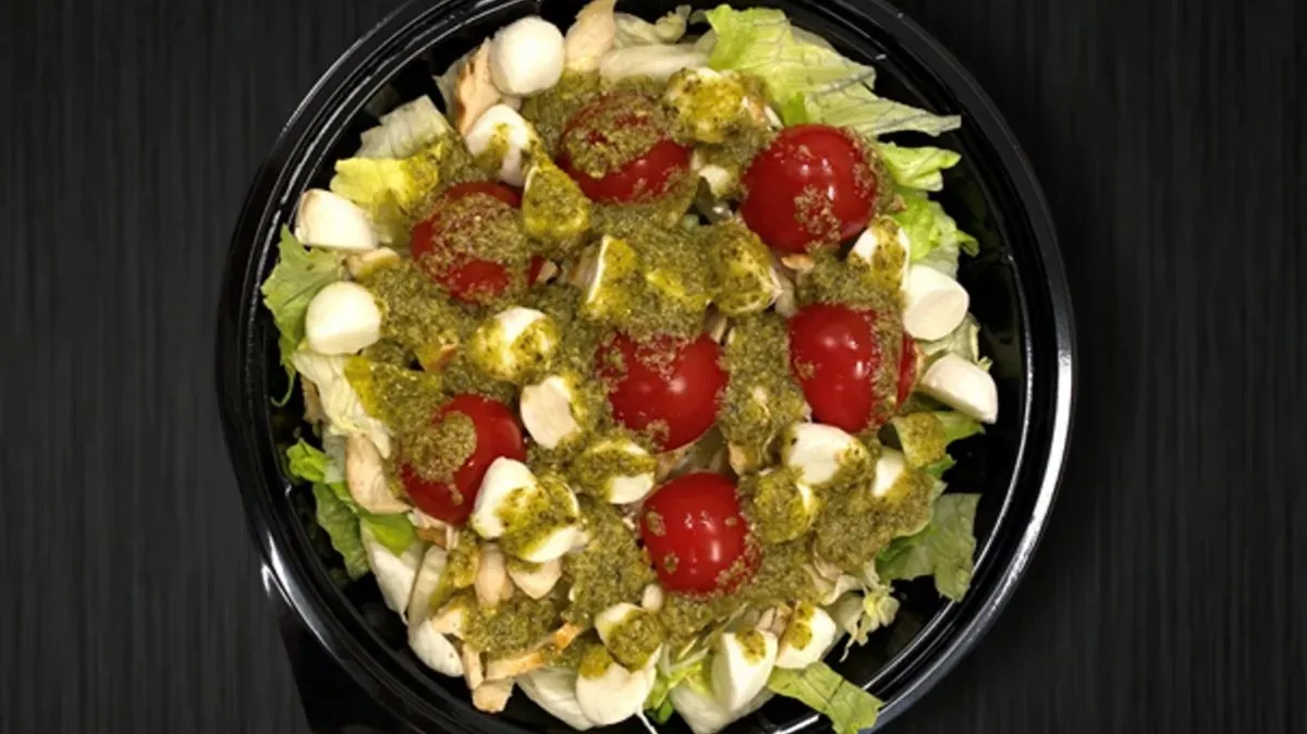Pesto Pollo Saláta