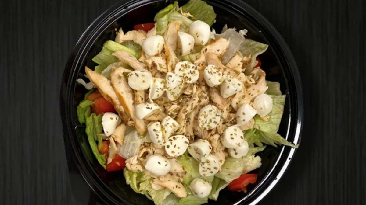 Mozzarella Saláta