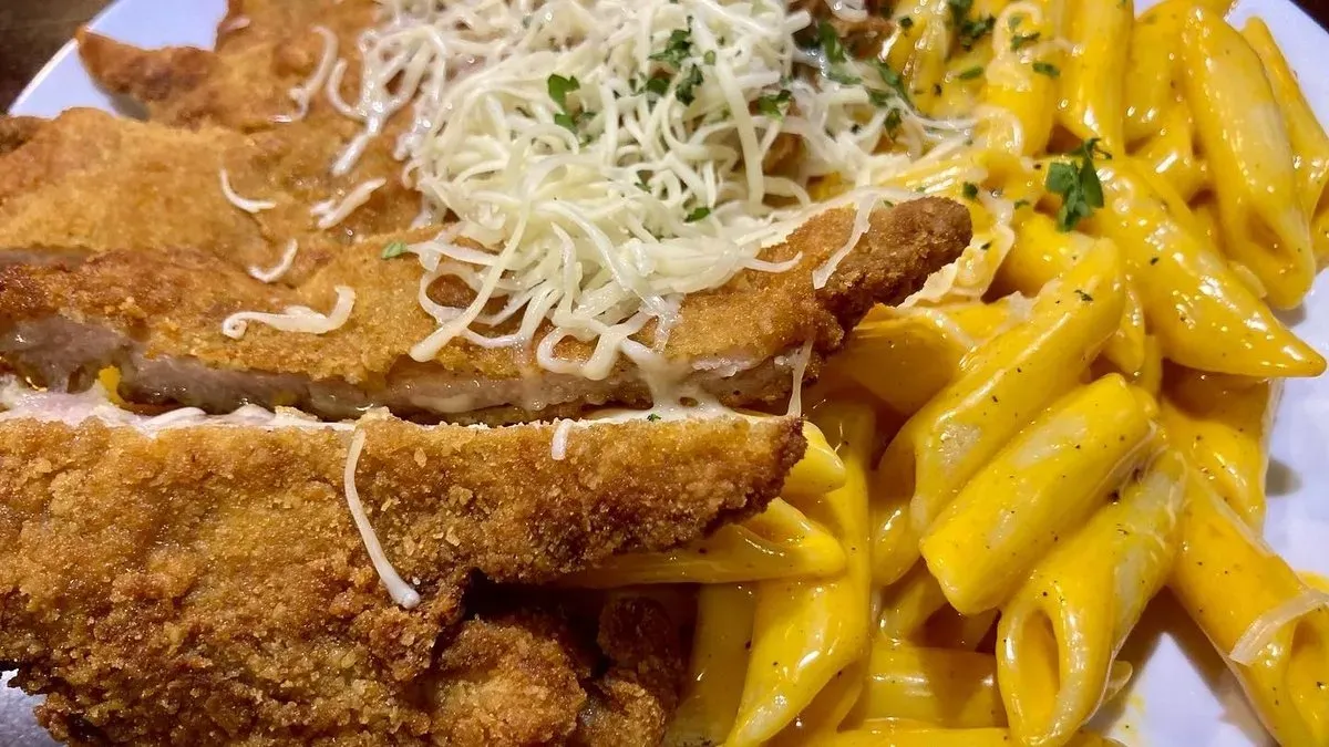 Mac&Cheese penne, rántott csirkemell