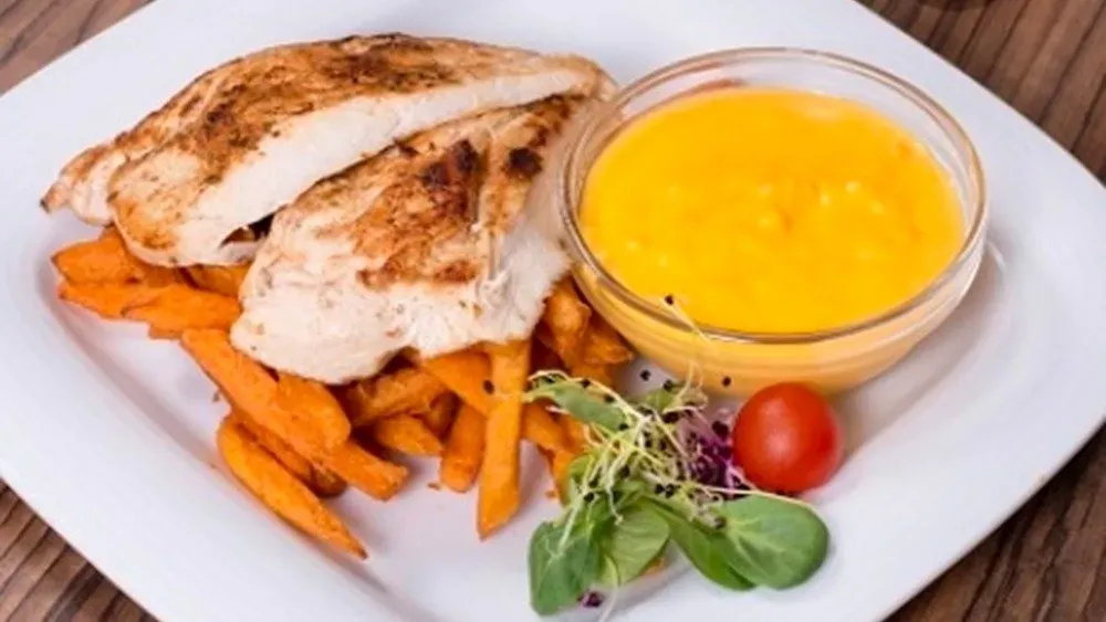 Grill csirkemell cheddar sajt édes sültburgonya