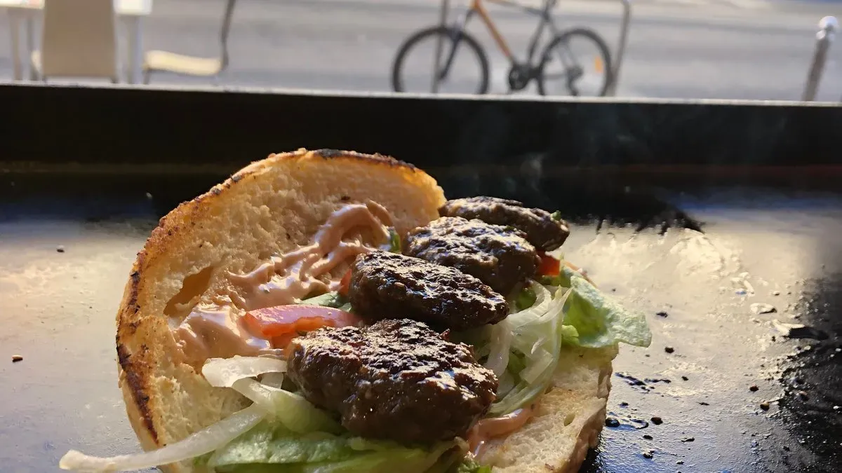KÖFTE EKMEK