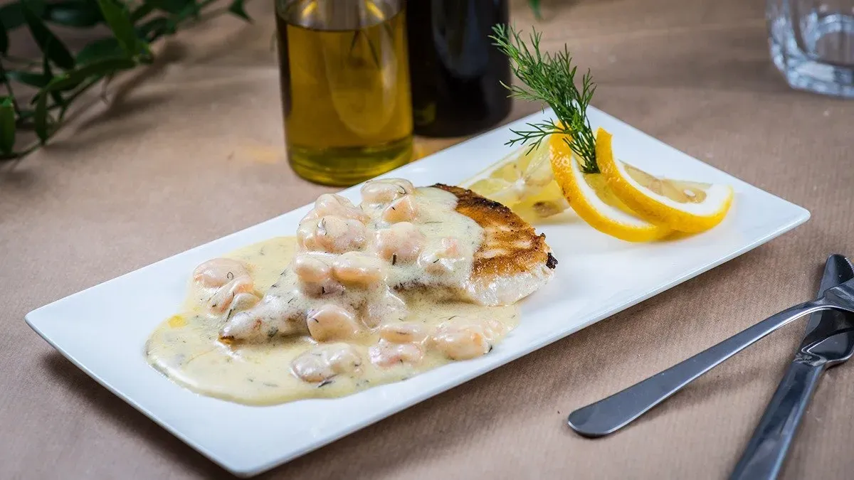 Escolar con salsa de gambas