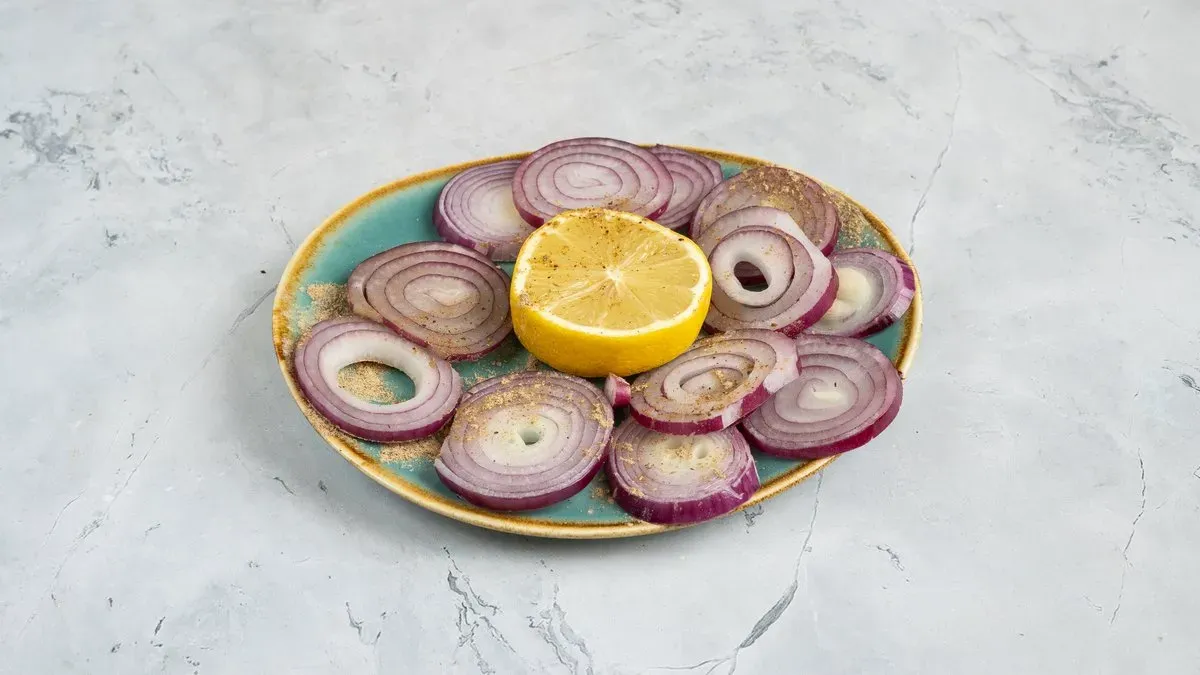153. Onion Salad