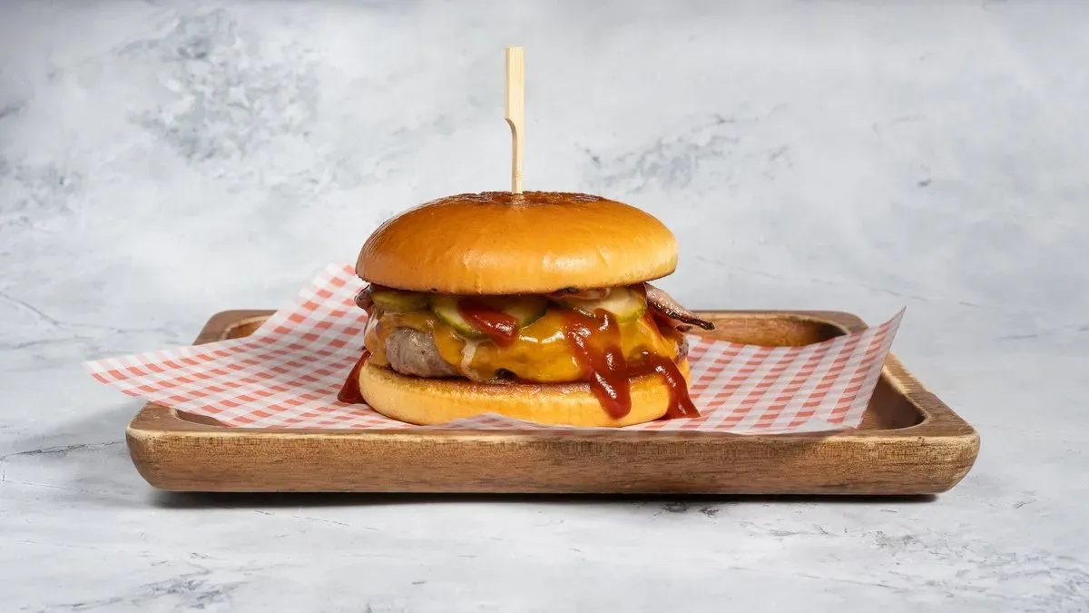 Petrol "NY style" sajtburger