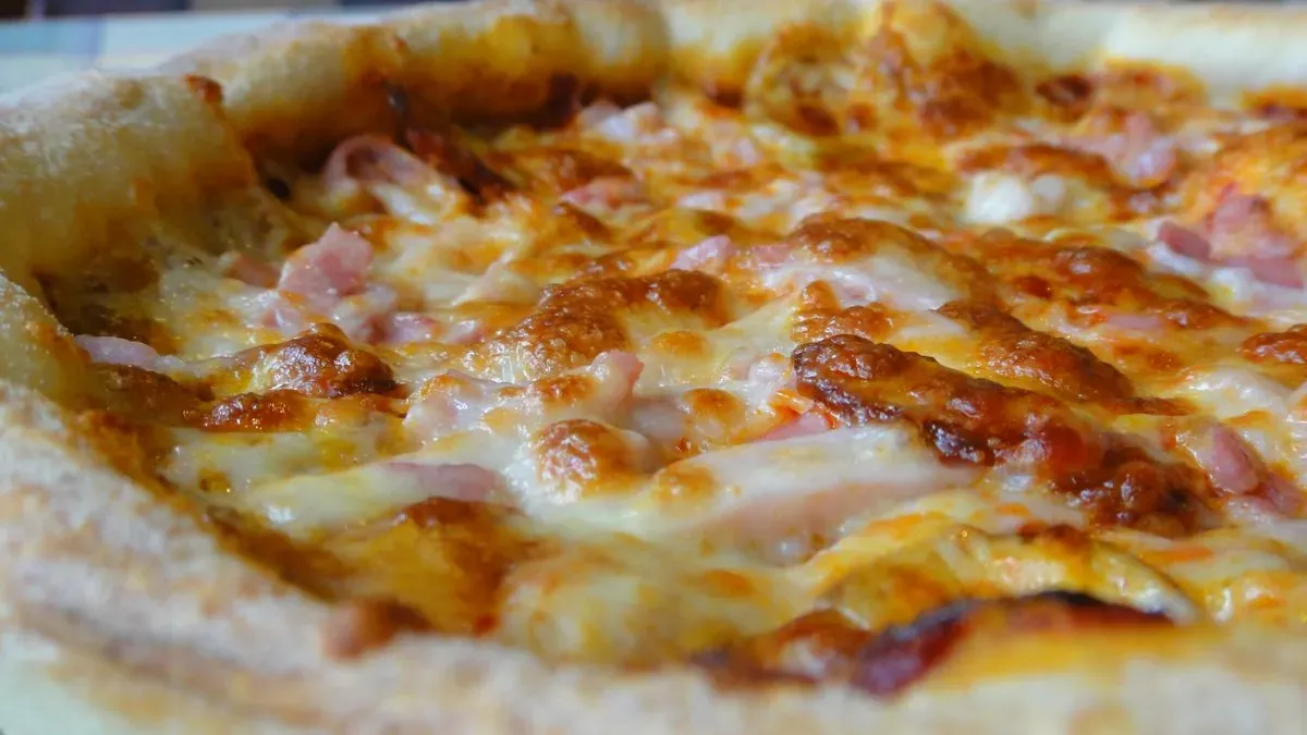 Húsimádó pizza