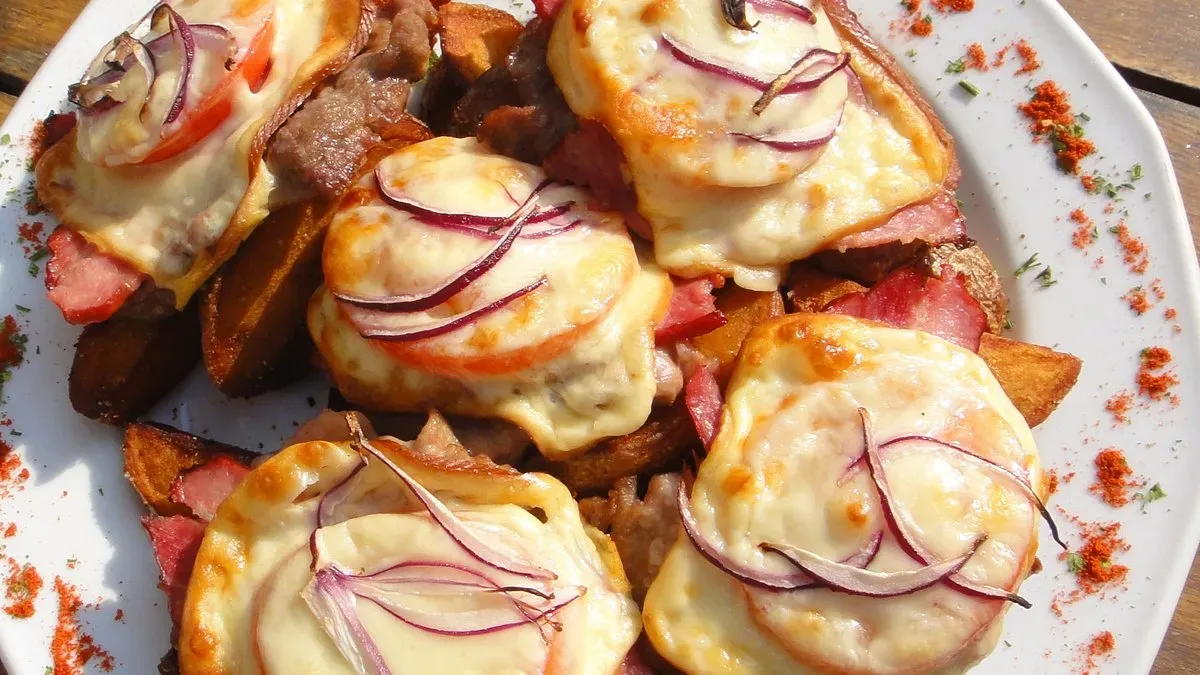 Füstös szűzérmék, héjas steak burgonya, BBQ öntettel (XXL) 28-30 dkg hússal