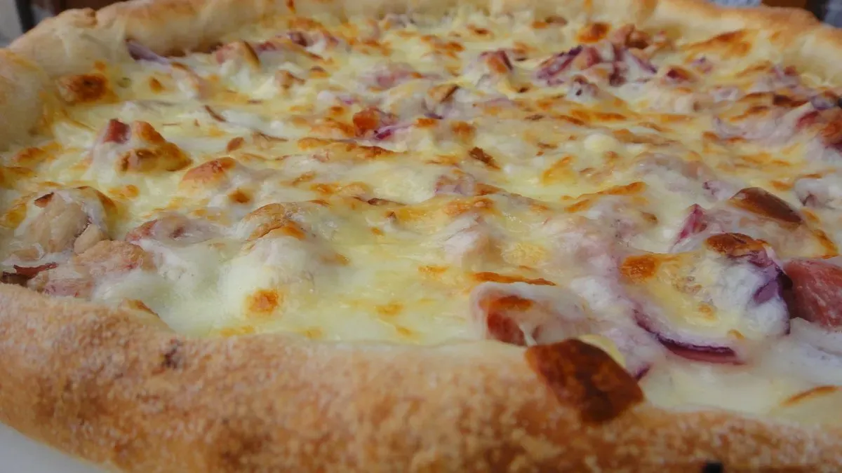 Csü-csülök pizza