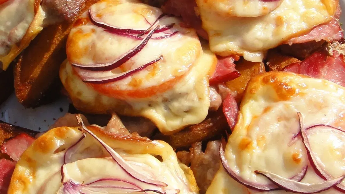 Füstös szűzérmék, héjas steak burgonya, BBQ öntettel (normál) 20-22 dkg hússal