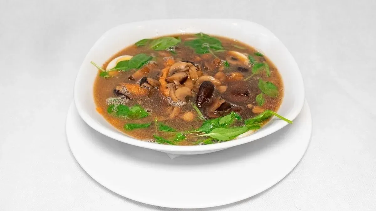 Ramen leves csirkével és illatos gombával
