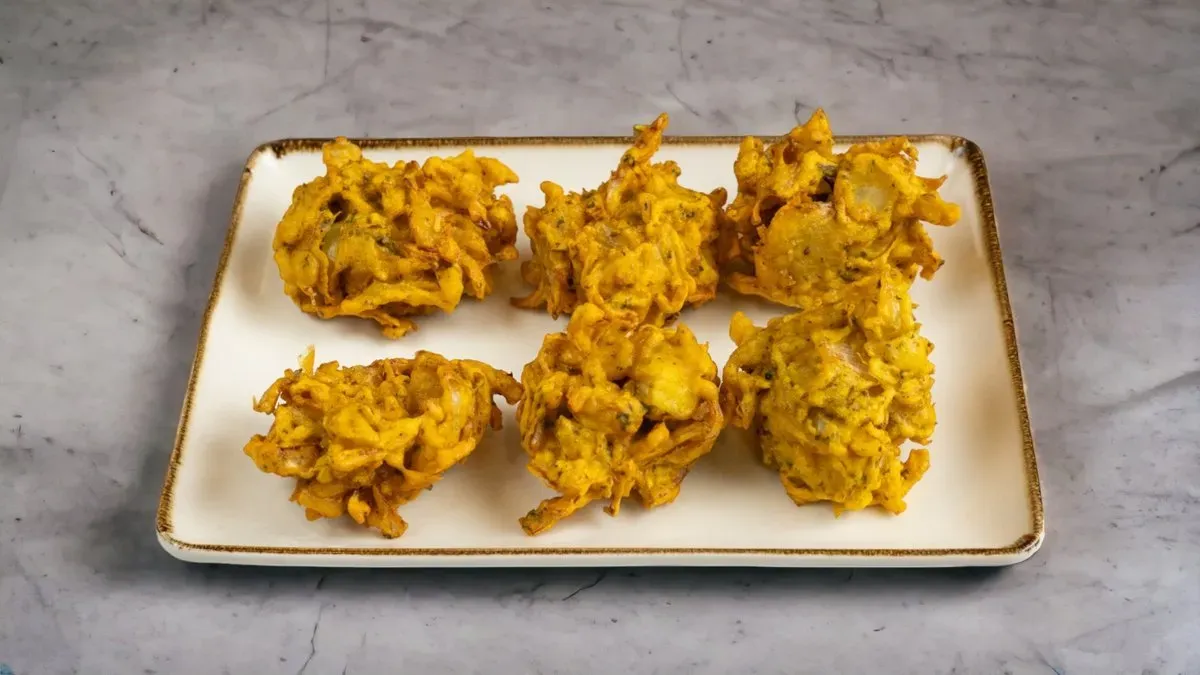 10. Onion Bhajia 6 pieces (LF+GF)