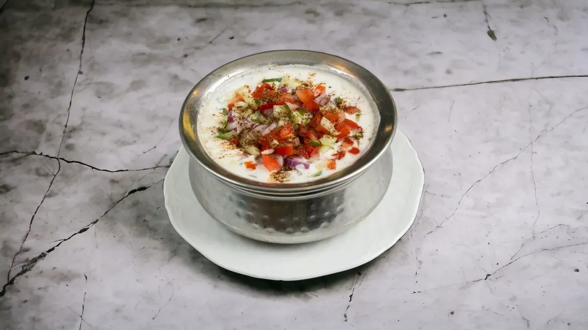 120. Mixed Vegetable Raita(Zöldségek ízletes joghurtos öntettel)