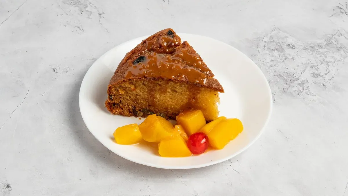 Homemade Cake Fruits & Vanilla