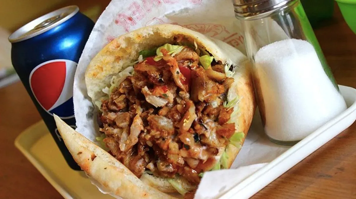 csirkés kebab pita (Menü)