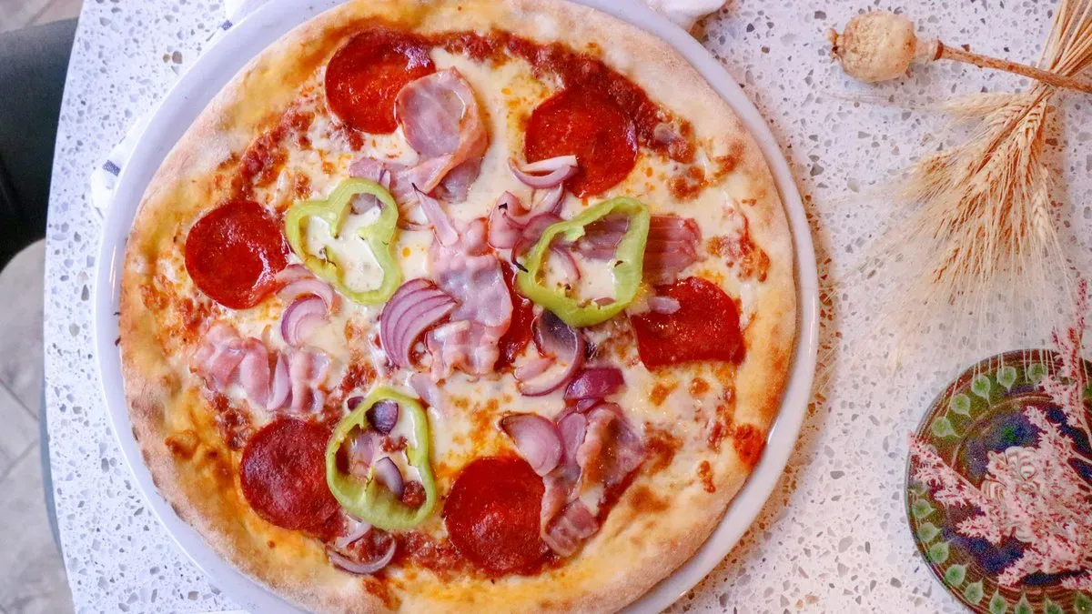 Pizza Ungherese