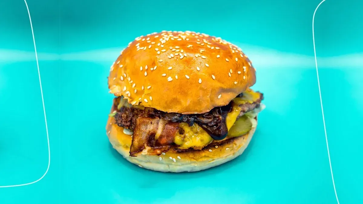 THE SMOKEY BBQ BURGER
