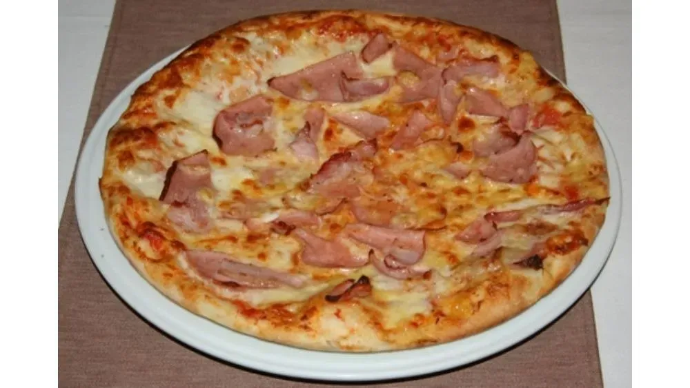 Füstölt sajtos pizza (26 cm)