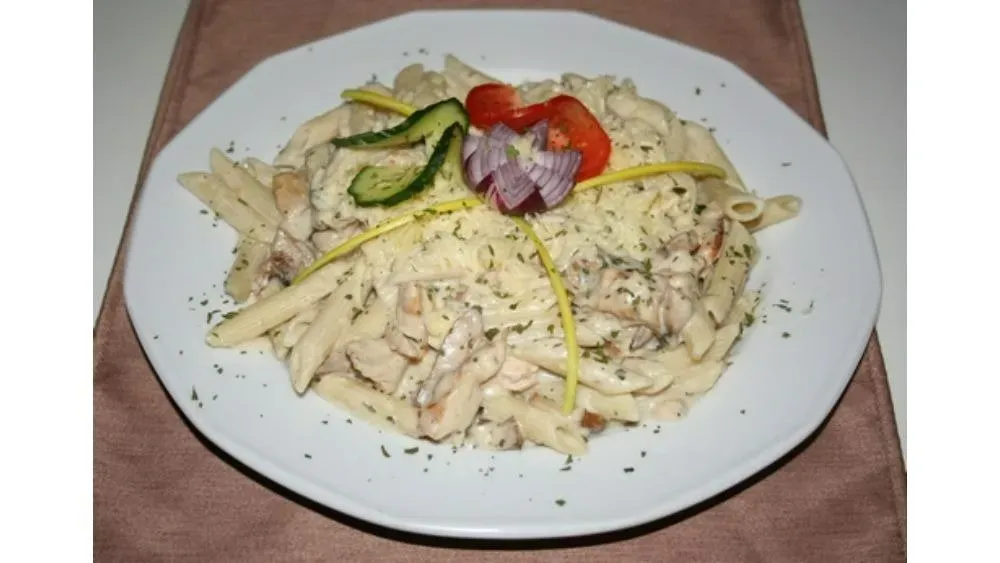 Gombás-tejszínes-csirkés penne