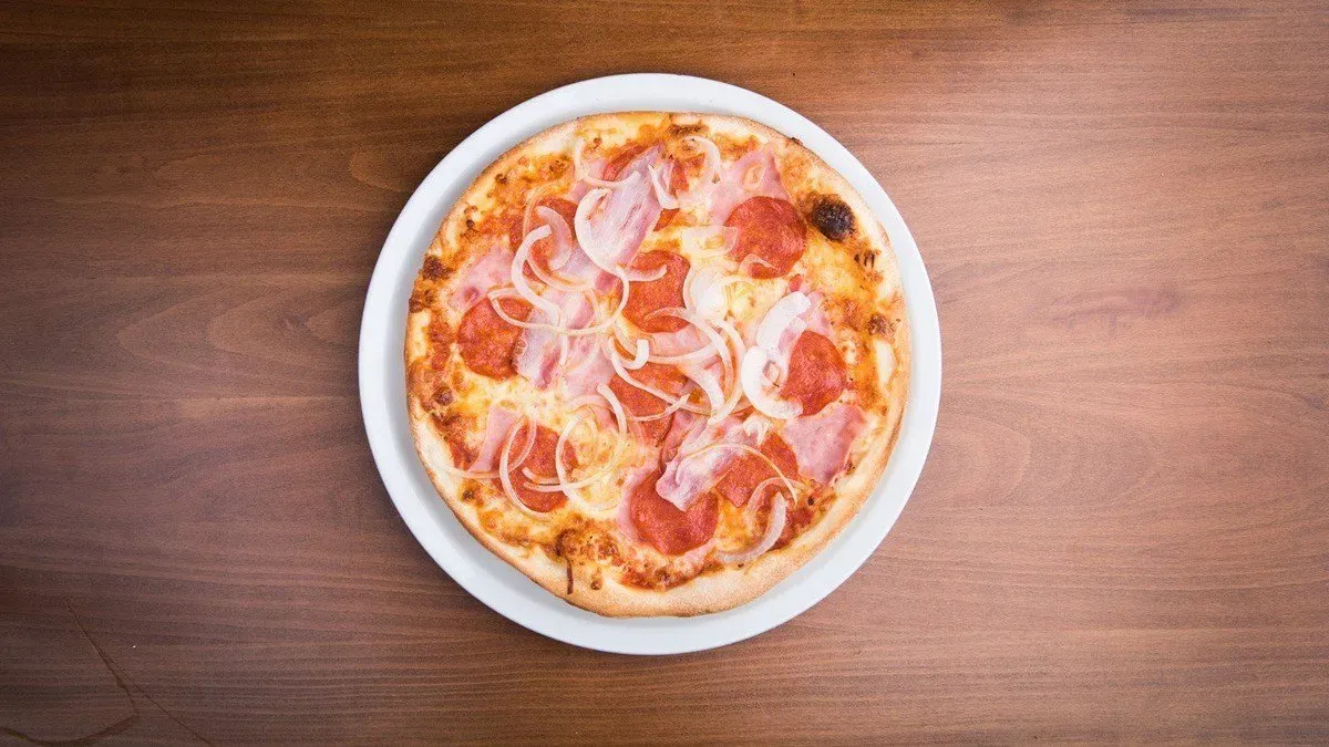 Magyaros pizza (26 cm)