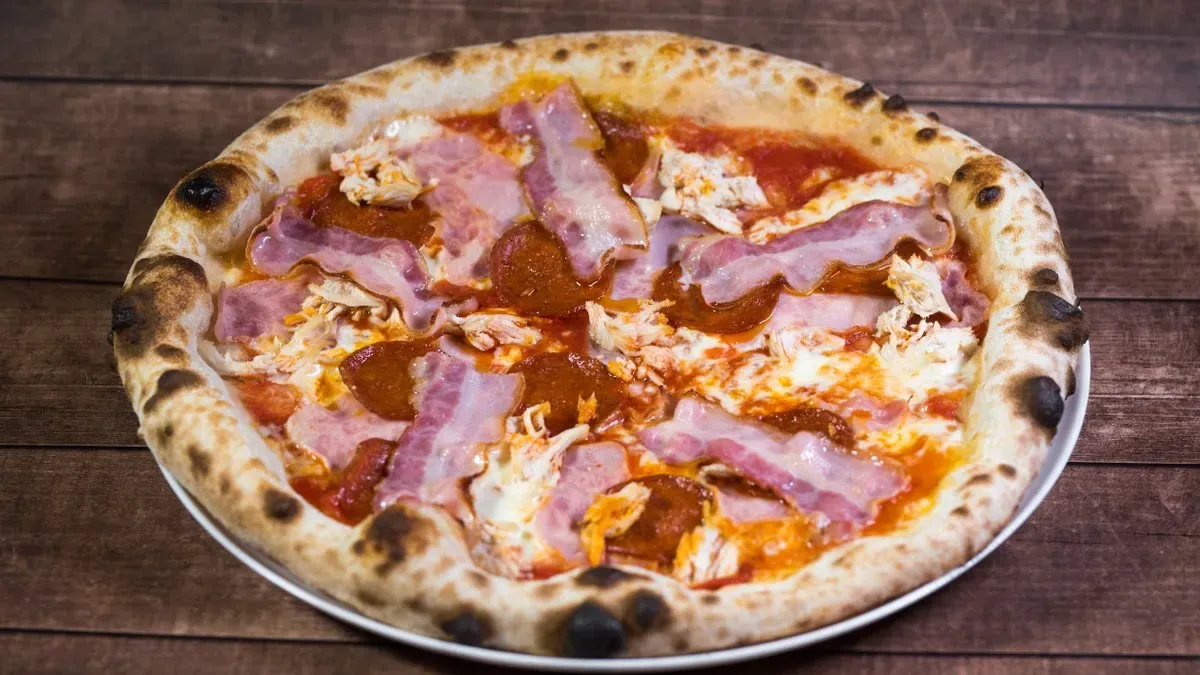 Carne pizza