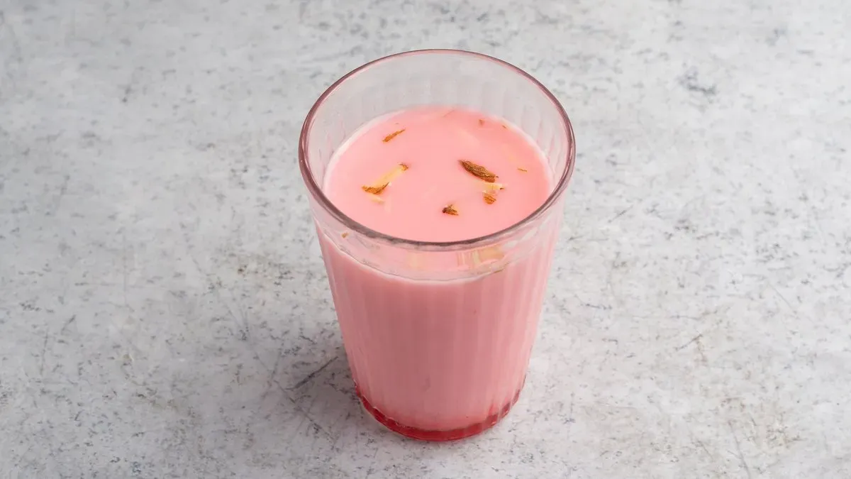 Roof afza lassi