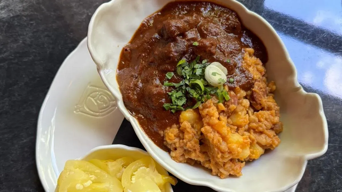 Marhapofa pörkölt, pásztor tarhonya, almapaprika