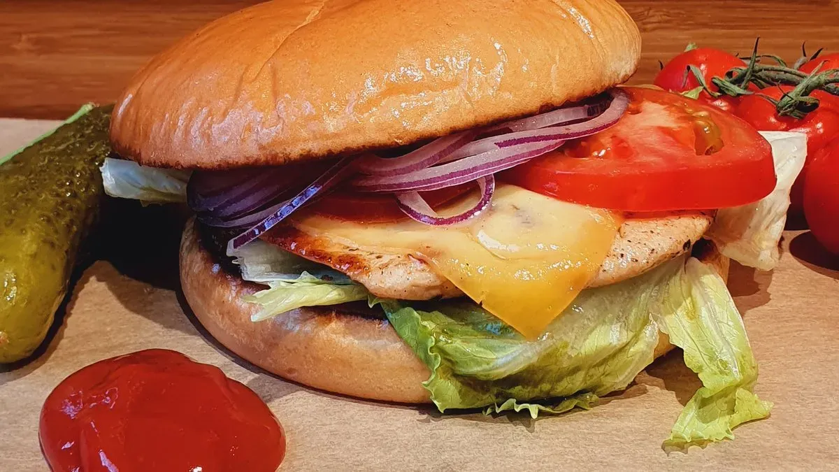 CLASSIC CSIRKE BURGER