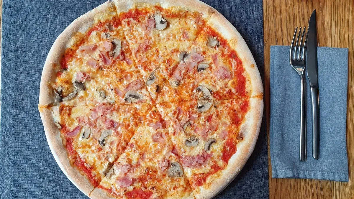 PROSCIUTTO E FUNGHI