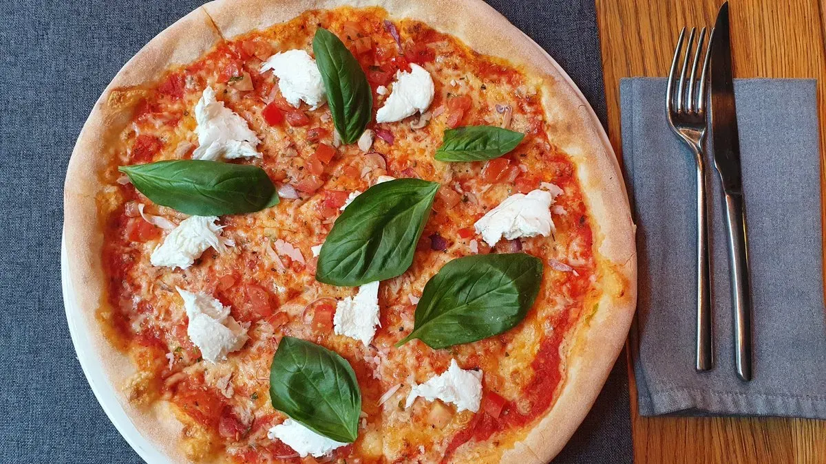 CAPRESE Pizza