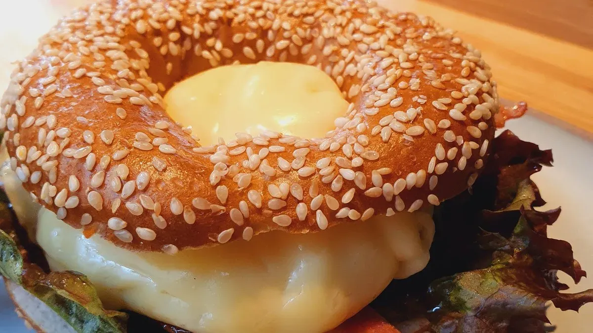 REGGELI BAGEL