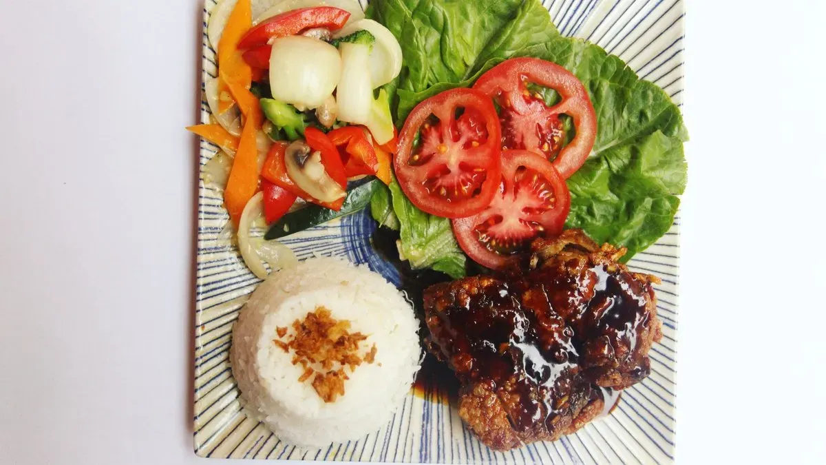 G4. Teriyaki csirke rizzsel/ Teriyaki chicken with rice