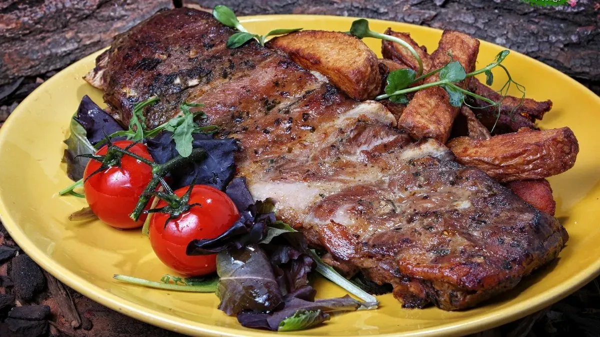 ÓRIÁS OLDALAS (60dkg), steakburgonya