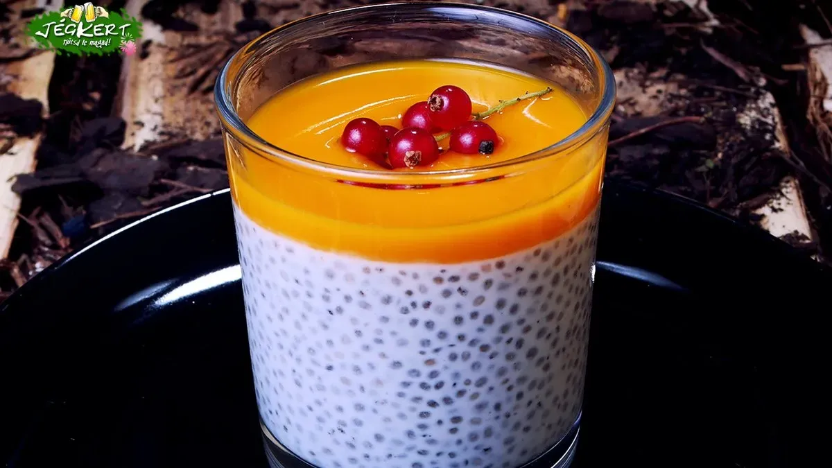 Kókuszos chia puding mangóvelővel