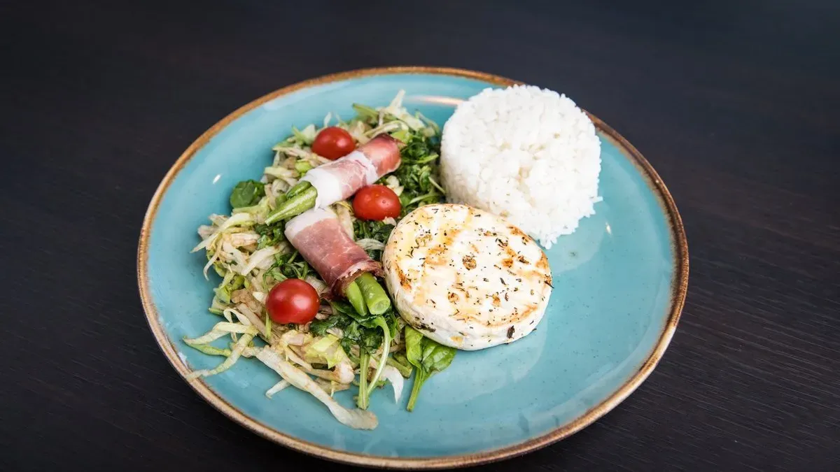 Kemencében sült camembert