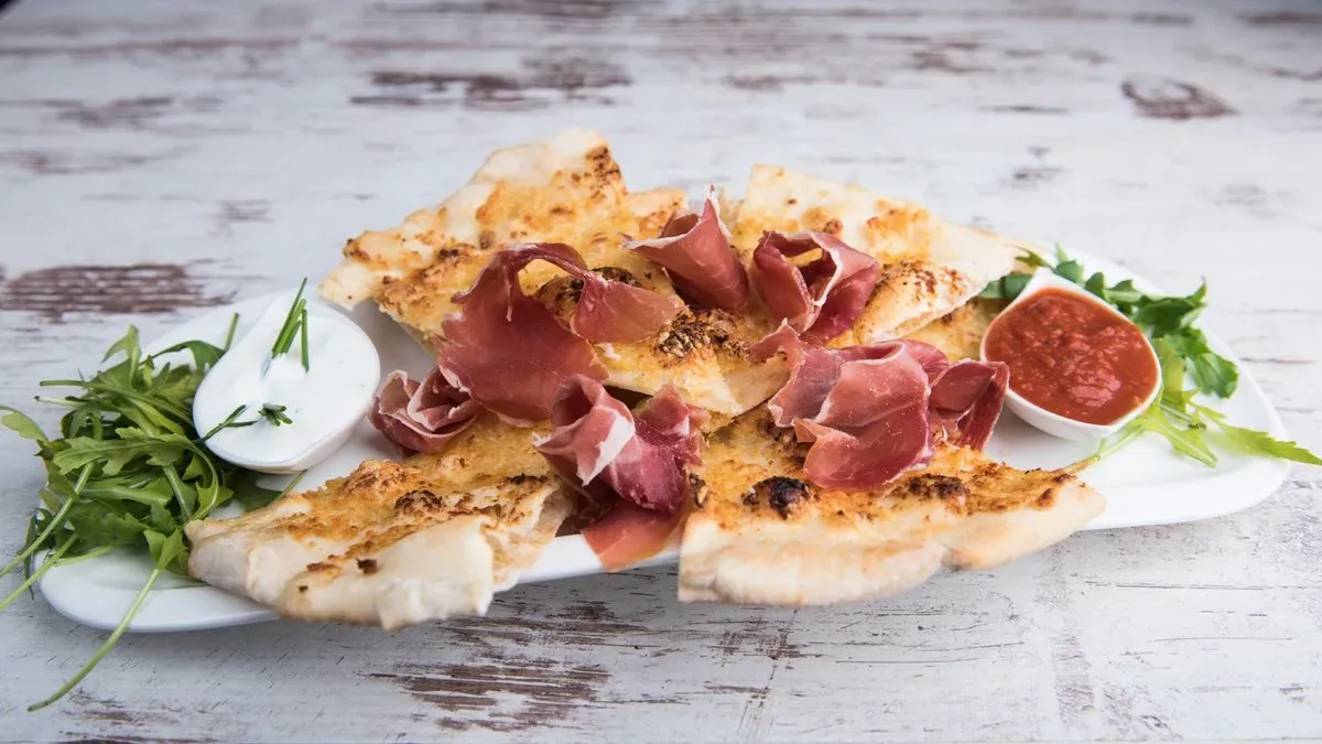 Focaccia pármai sonkával