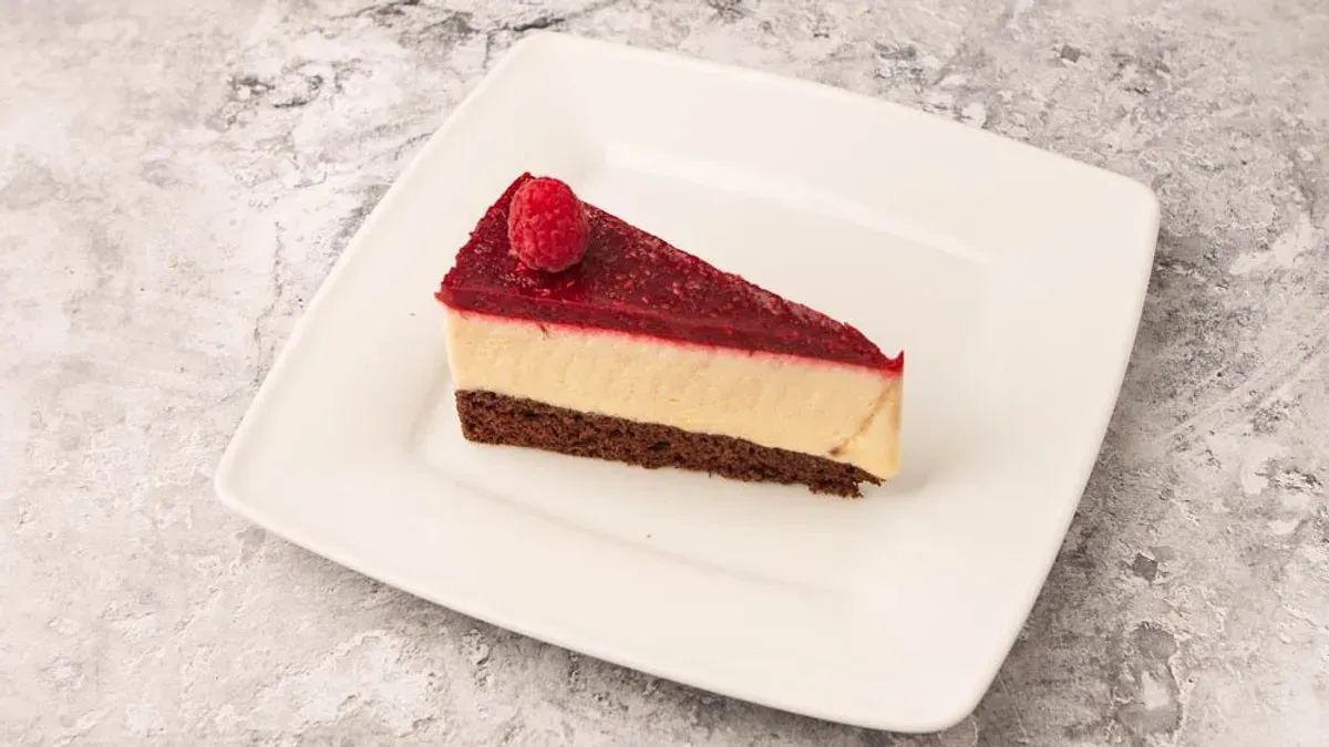 Málnás fehércsokis mousse szelet