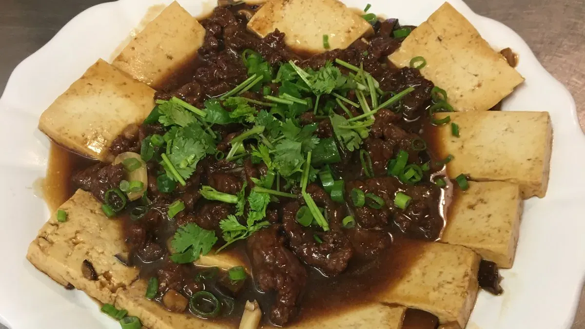 D09 Marhahús tofuval 牛肉豆腐