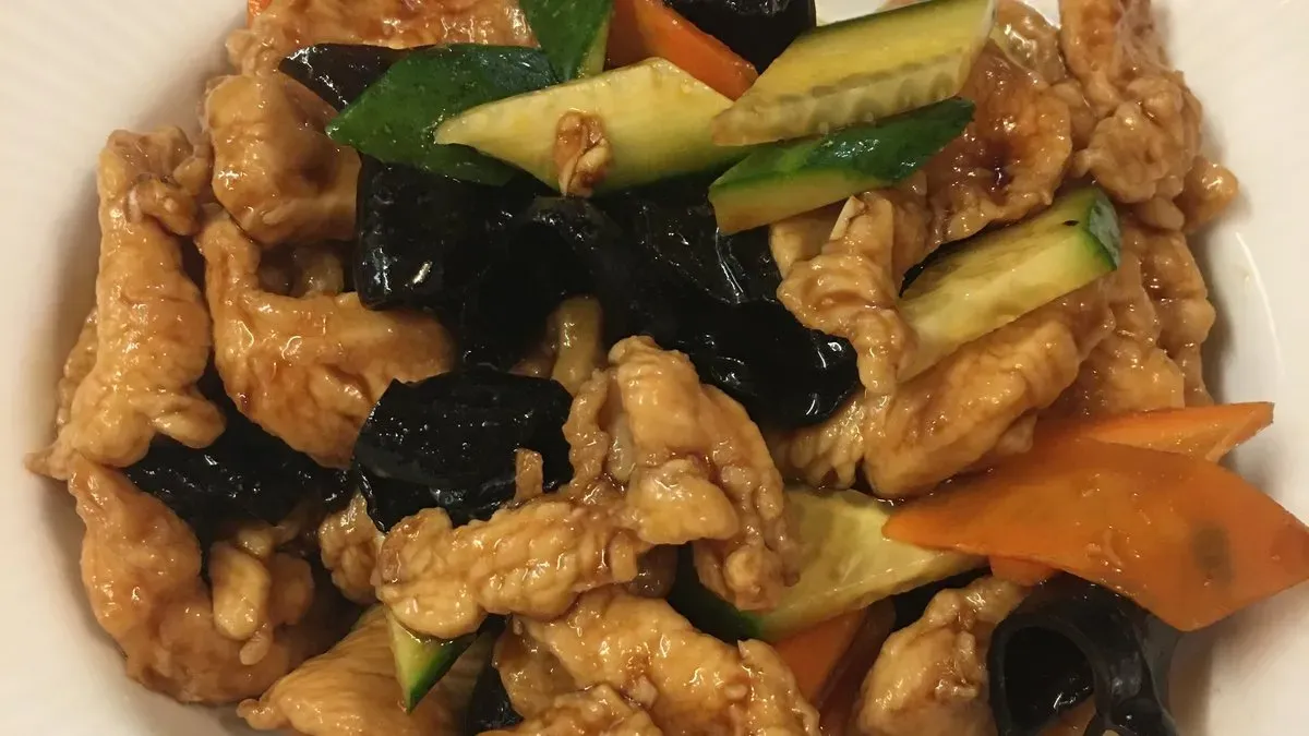 B01 Csirkehú saláta鸡丝沙拉